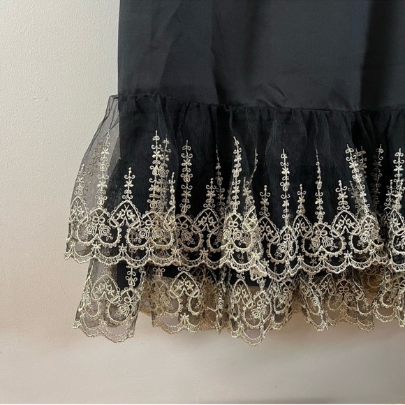 Pomander Place Lillith Black Maxi Dress M NWT Gold Lace Formal Gala - Picture 6 of 12